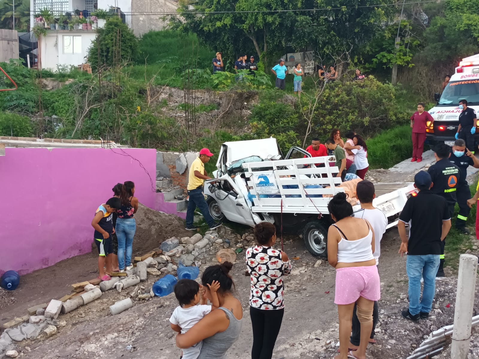 Muere Prensado Tras Chocar Contra Muro De Casa En Chilpancingo