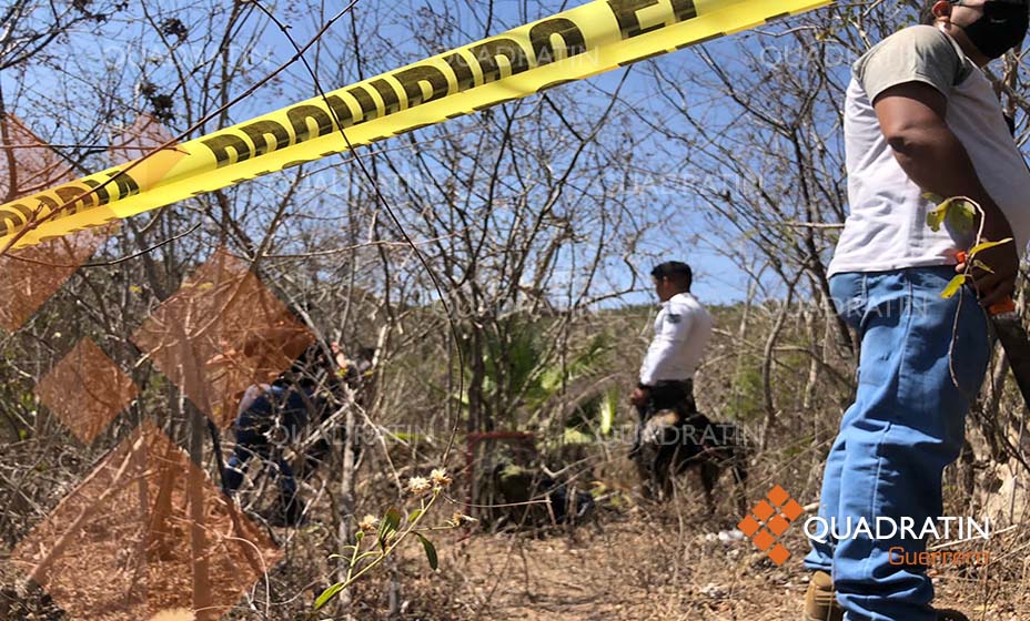 Hallan 2 fosas clandestinas con restos óseos en cerro de Chilpancingo