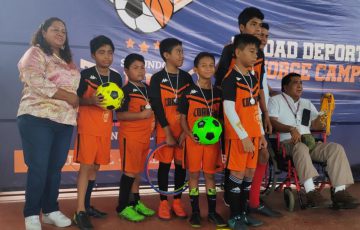 Premian A Ganadores Del Torneo De Barrios Infantil En Acapulco