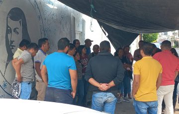 Toman Maestros Una Hora Oficinas De La Seg En Chilpancingo Por Salarios