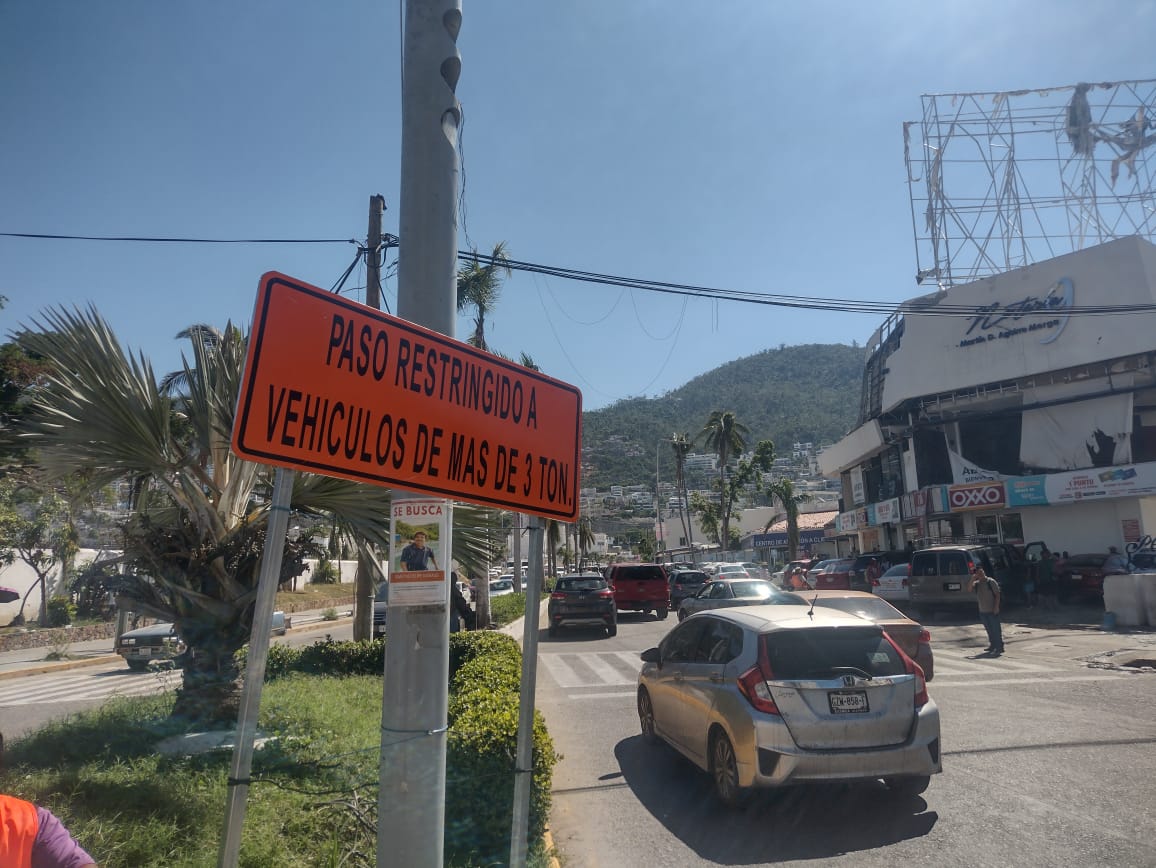 Atiende Gobierno De Guerrero Socav N En Avenida Esc Nica De Acapulco