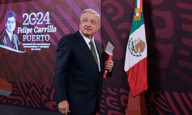 El INE ordena a AMLO eliminar o modificar 5 mañaneras de marzo y abril