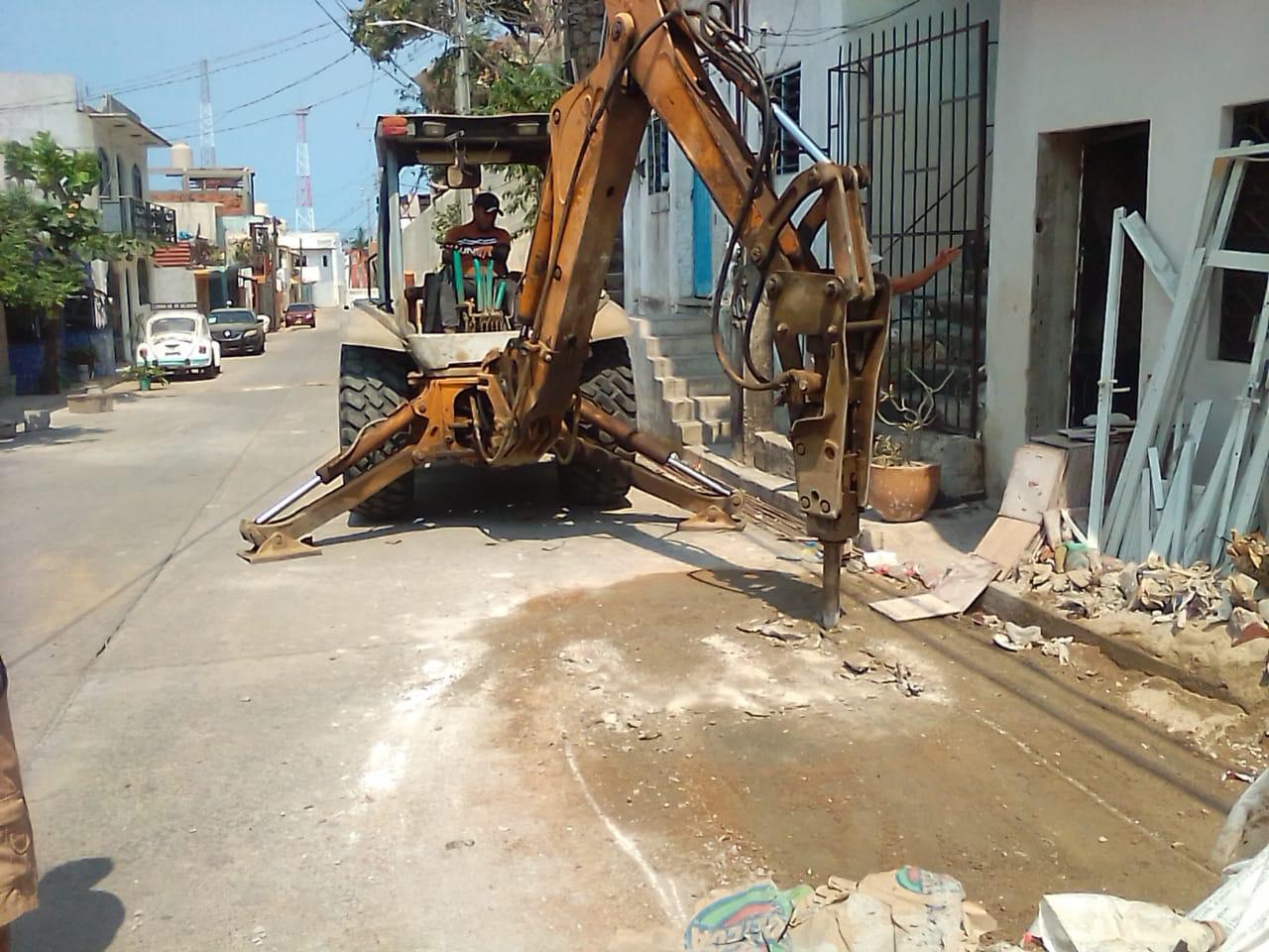 Trabaja CAPAMA en reparación de fugas y desazolves de Acapulco