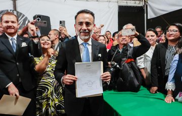 Recibe Fernando Flores Constancia Como Alcalde Electo De Metepec