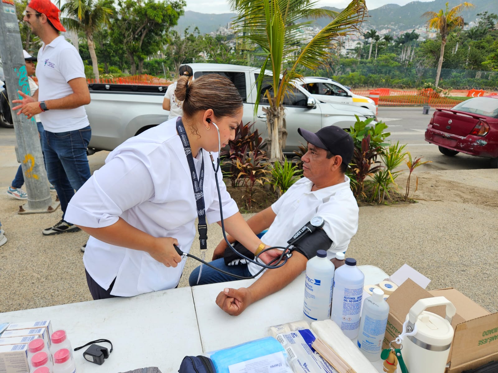 Instalan módulos de atención médica en Acapulco Taxco y Zihuatanejo