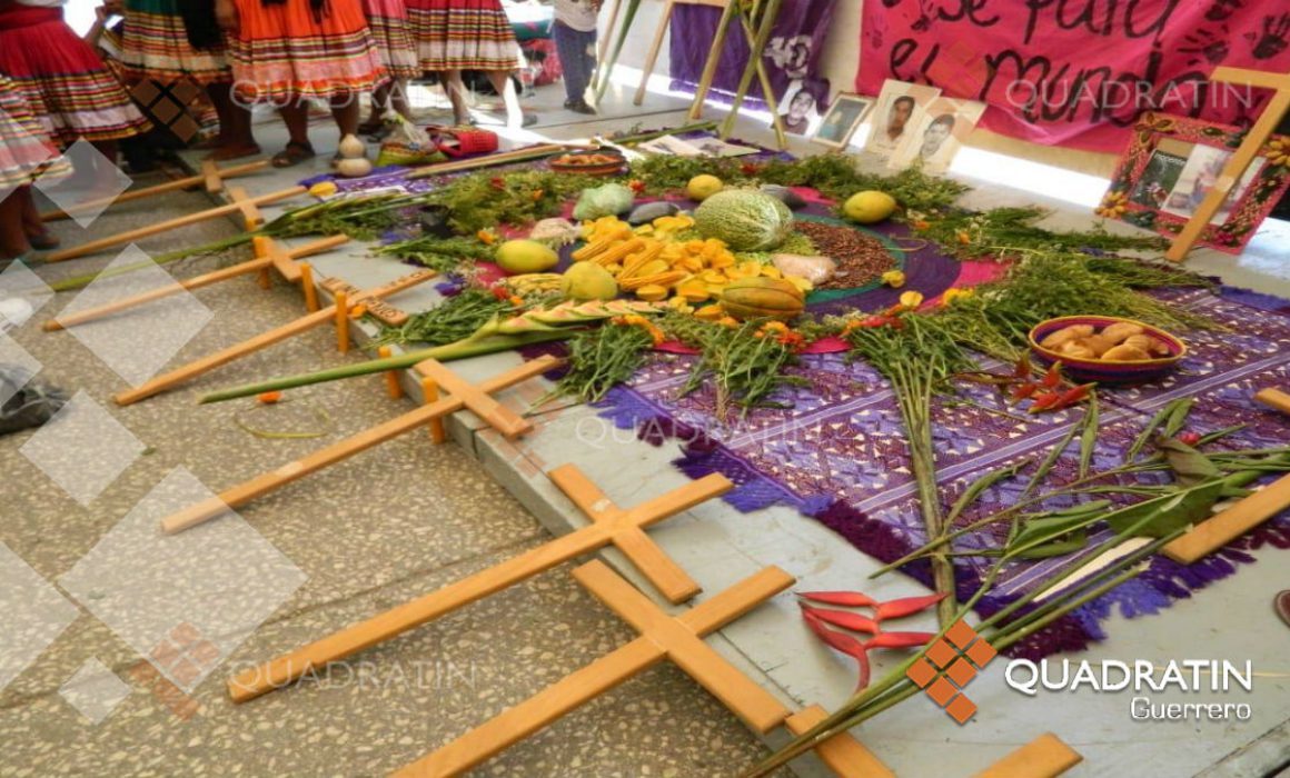 Mujeres indígenas de Chilapa colocan altar por víctimas de violencia ...