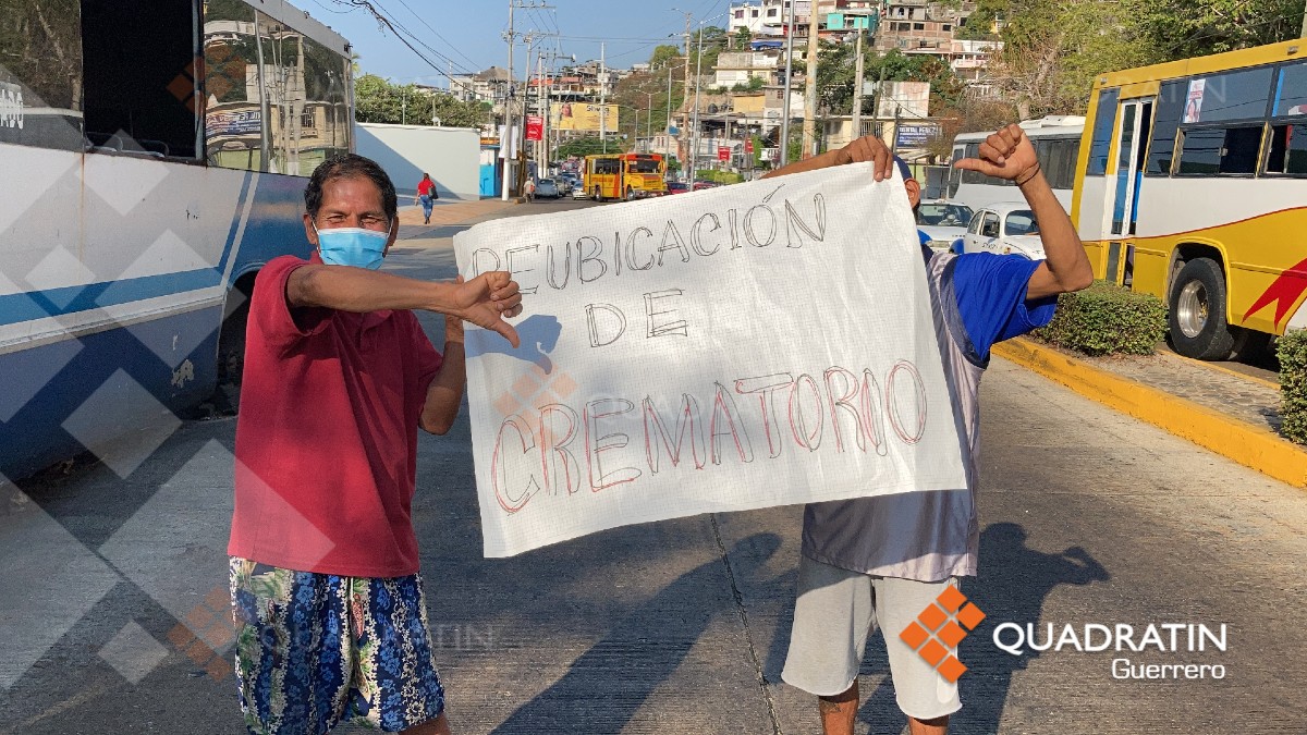 Bloquean la Ruiz Cortines de Acapulco; exigen reubicación de crematorio