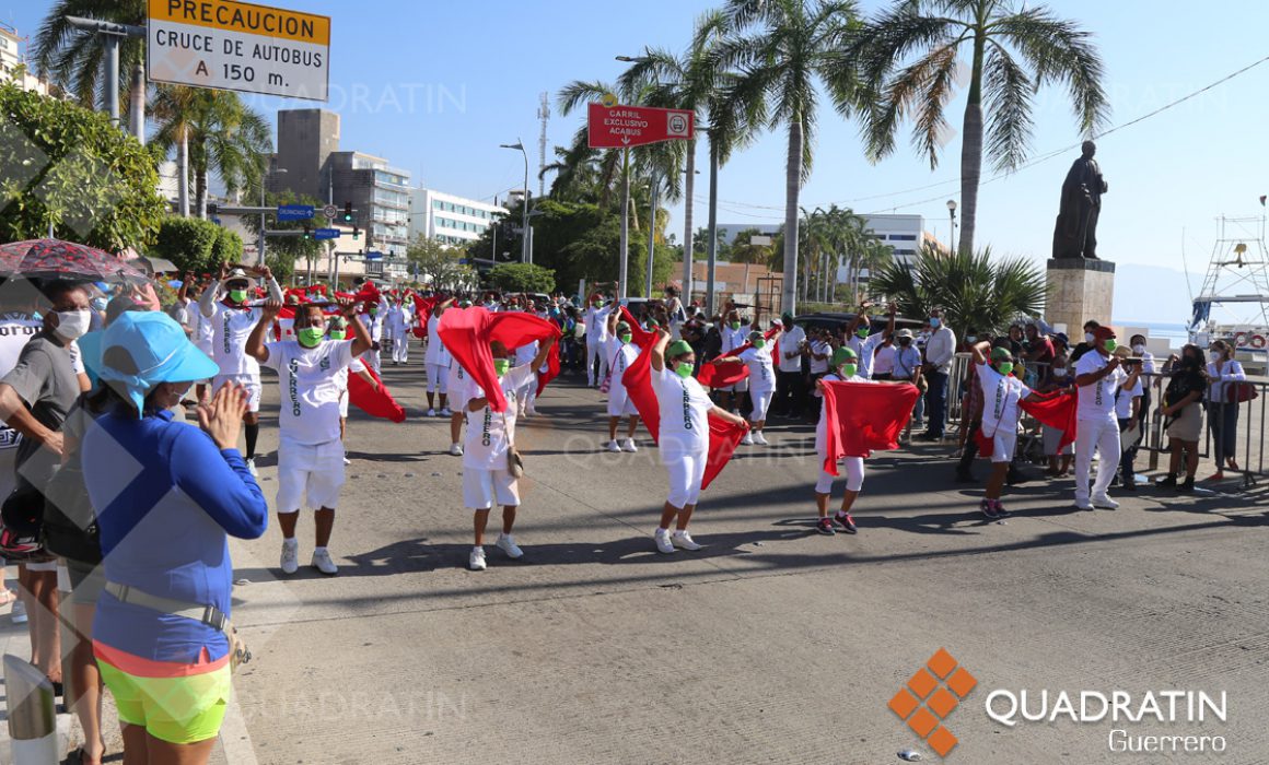 Regresa con menor participación desfile del 20 de Noviembre en Acapulco