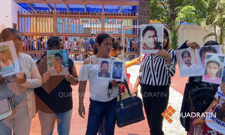 Piden a Evelyn atender a familias de desaparecidos en 2015 en Chilapa