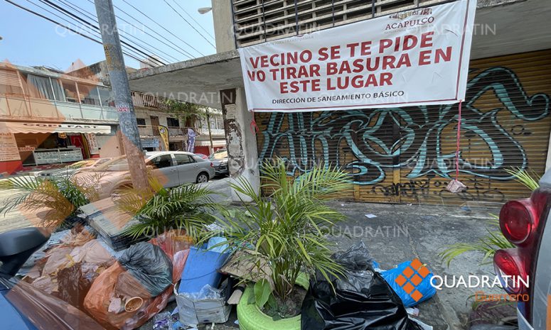 Montones de basura reciben a visitantes en Acapulco