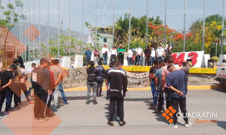 Hacen mitin en Chilpancingo por 92 meses de Ayotzinapa