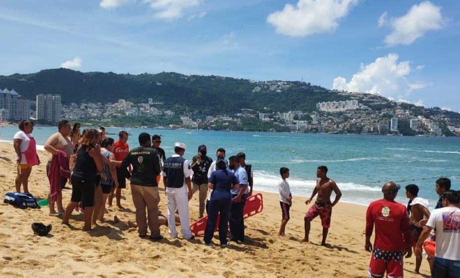 Muere Ahogado Turista De CDMX En Playa Icacos De Acapulco