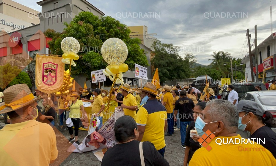 Marchan en la Costera de Acapulco en cierre de campaña de Beatriz Vélez ...