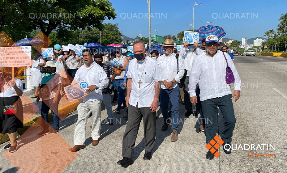 Marchan mil personas a favor de la mujer y por la paz en Acapulco ...