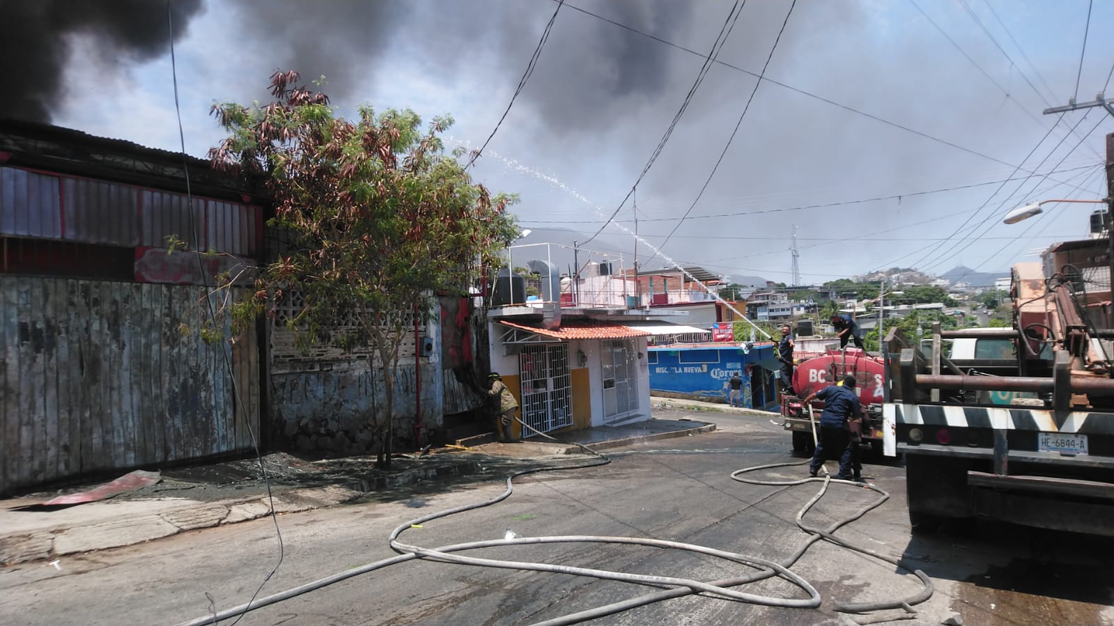 Sofocan Bomberos De Acapulco Incendio De Bodega En La Bellavista