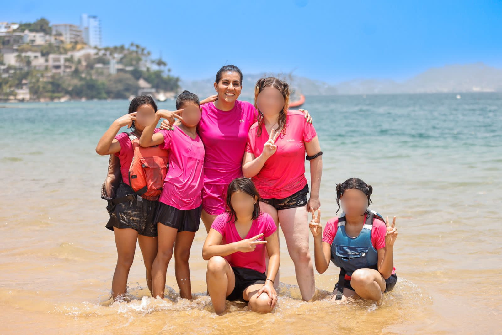 Niños de la Casa Hogar DIF Guerrero disfrutan de las playas en Acapulco ...