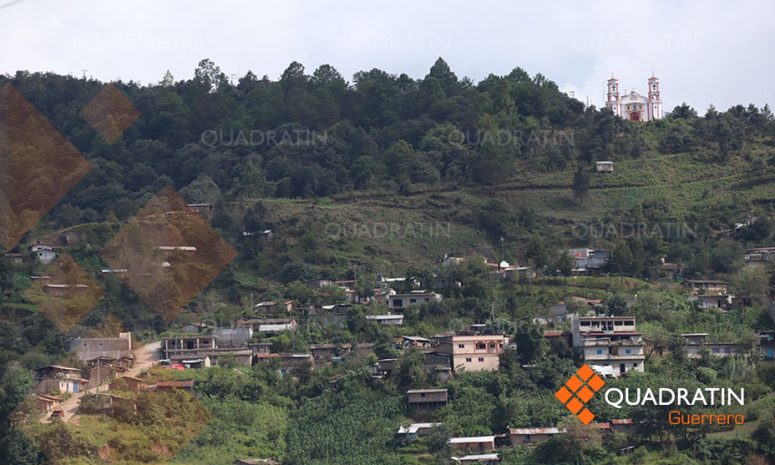 Retienen 7 horas a 6 trabajadores en centro de salud de Metlatónoc