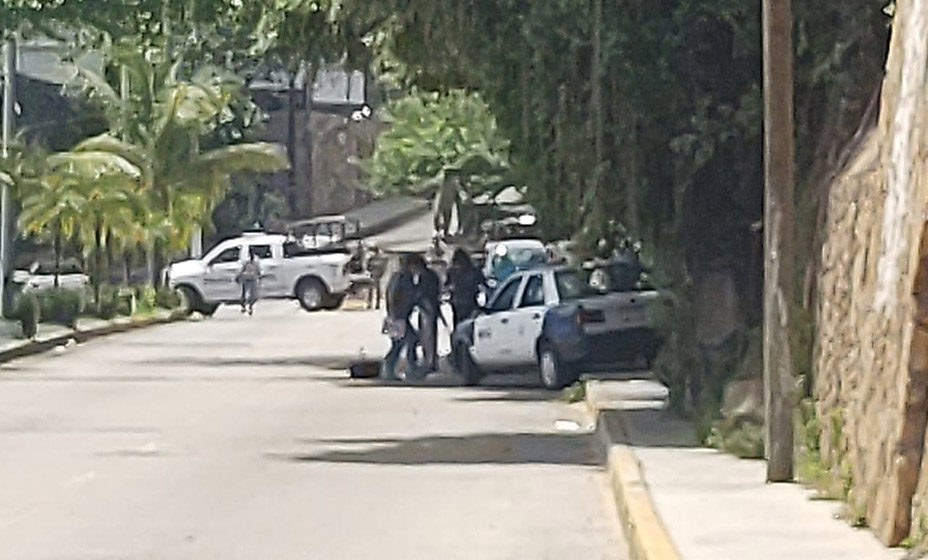 Lo matan dentro de un taxi en la Costera de Acapulco