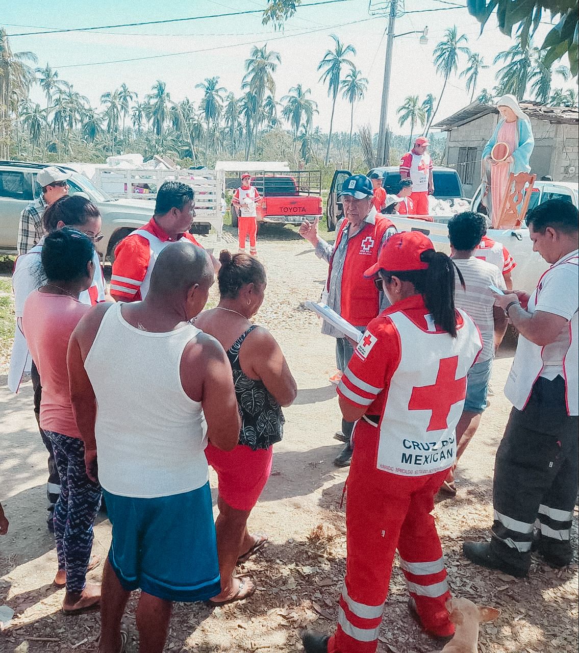 Entrega Cruz Roja 600 despensas en Coyuca - Quadratín Guerrero