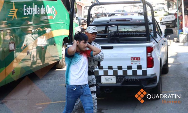 Se enfrenta Guardia Nacional con estudiantes en Acapulco y detiene a 22