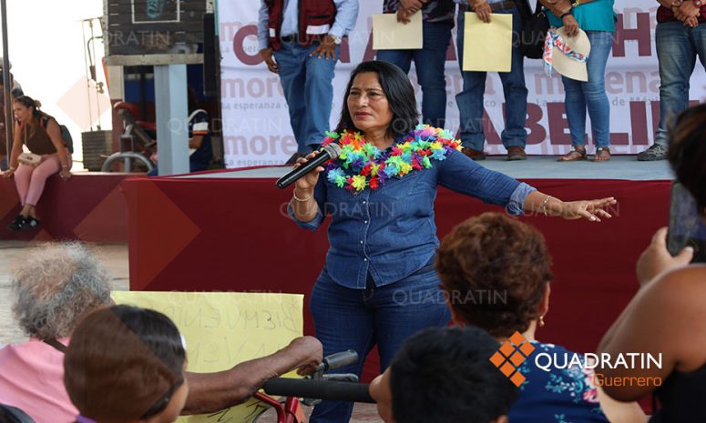 Ebrio agrede acto de campaña de Abelina López en Acapulco