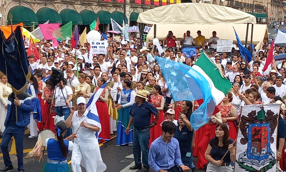 Marchan por la paz en Morelia y culminan con música cristiana ...