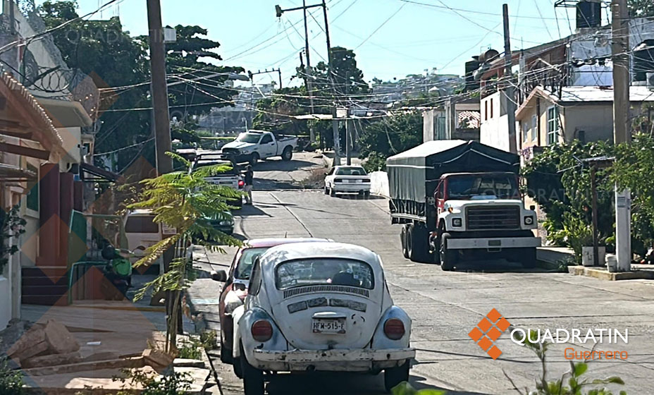 Dejan a 2 asesinados con torniquete en la cajuela de un taxi en Acapulco