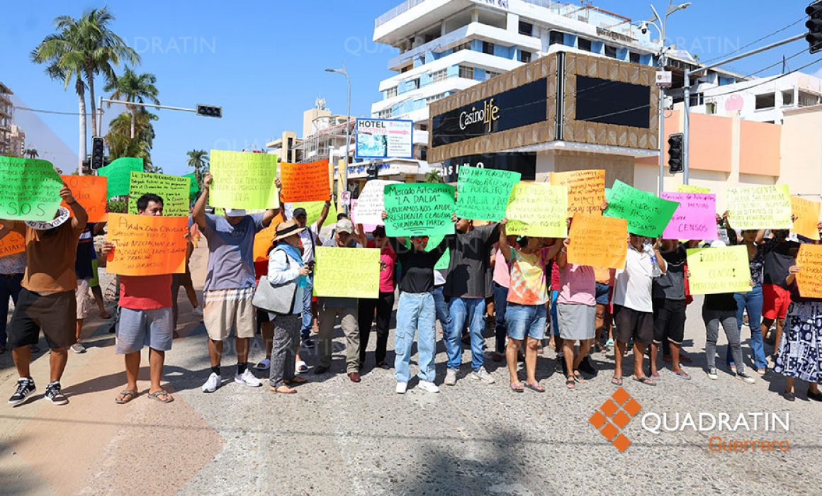 Bloquean comerciantes la Costera de Acapulco para exigir censo ...