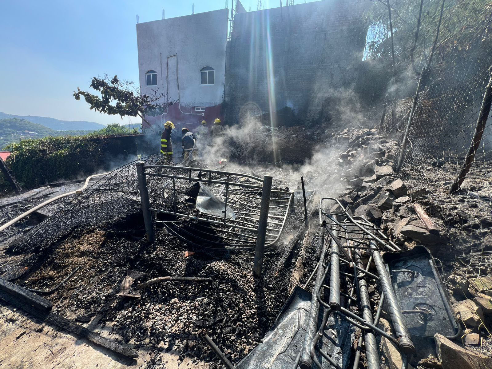Pierden todo mujer y sus hijos tras incendio de su casa en Zihuatanejo ...