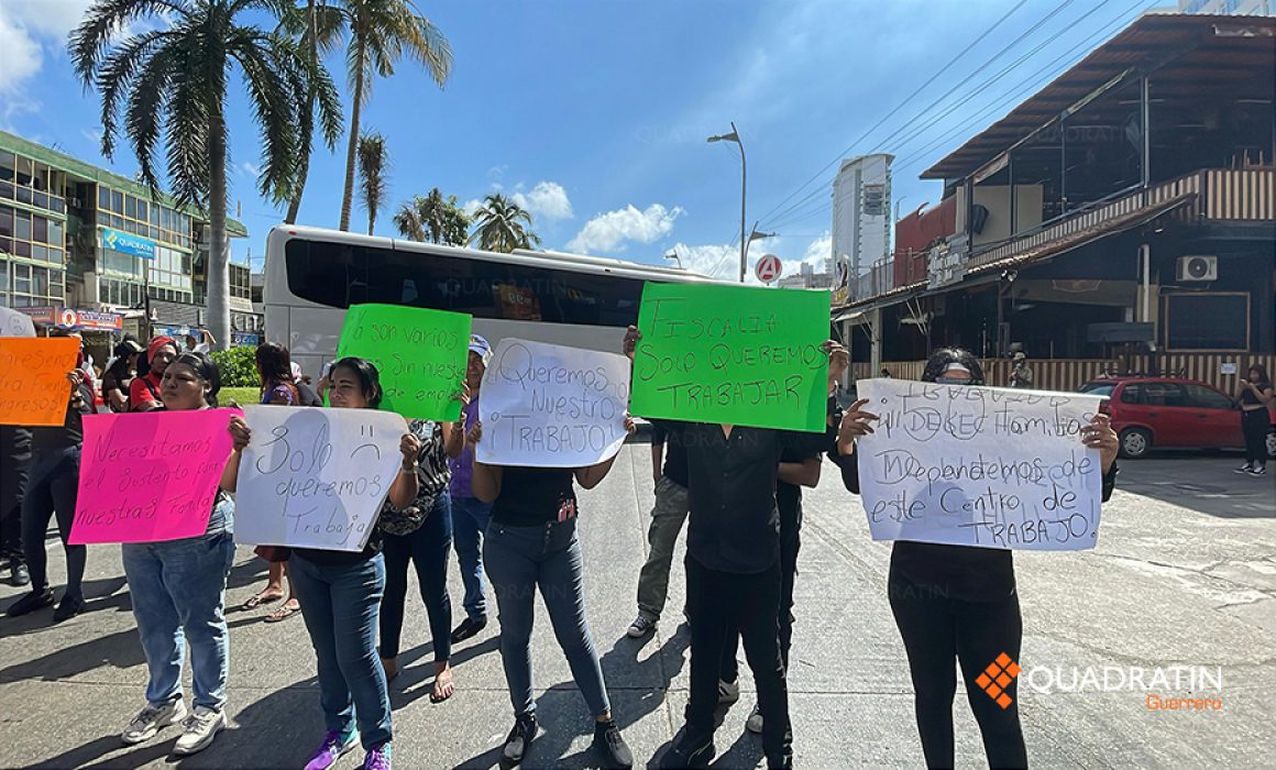 Bloquean la Costera de Acapulco para exigir reapertura del bar La Norteña