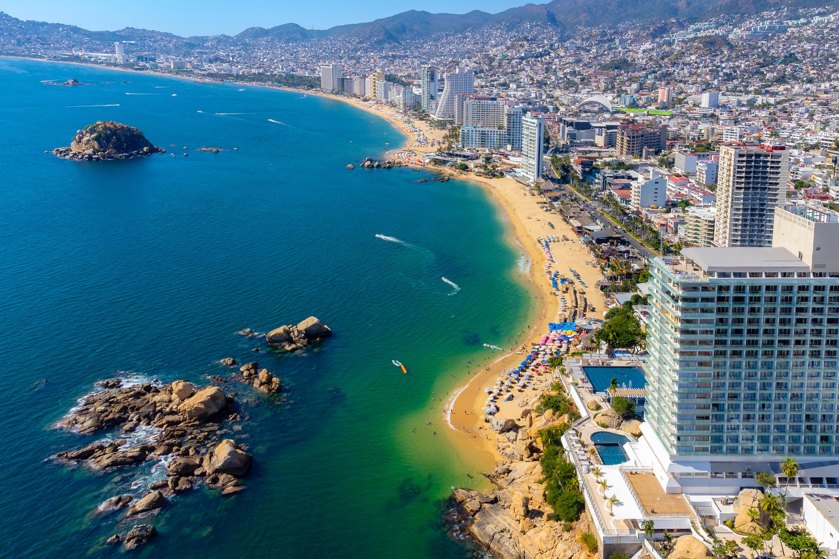 Mantiene Acapulco buena actividad turística en fin de semana largo