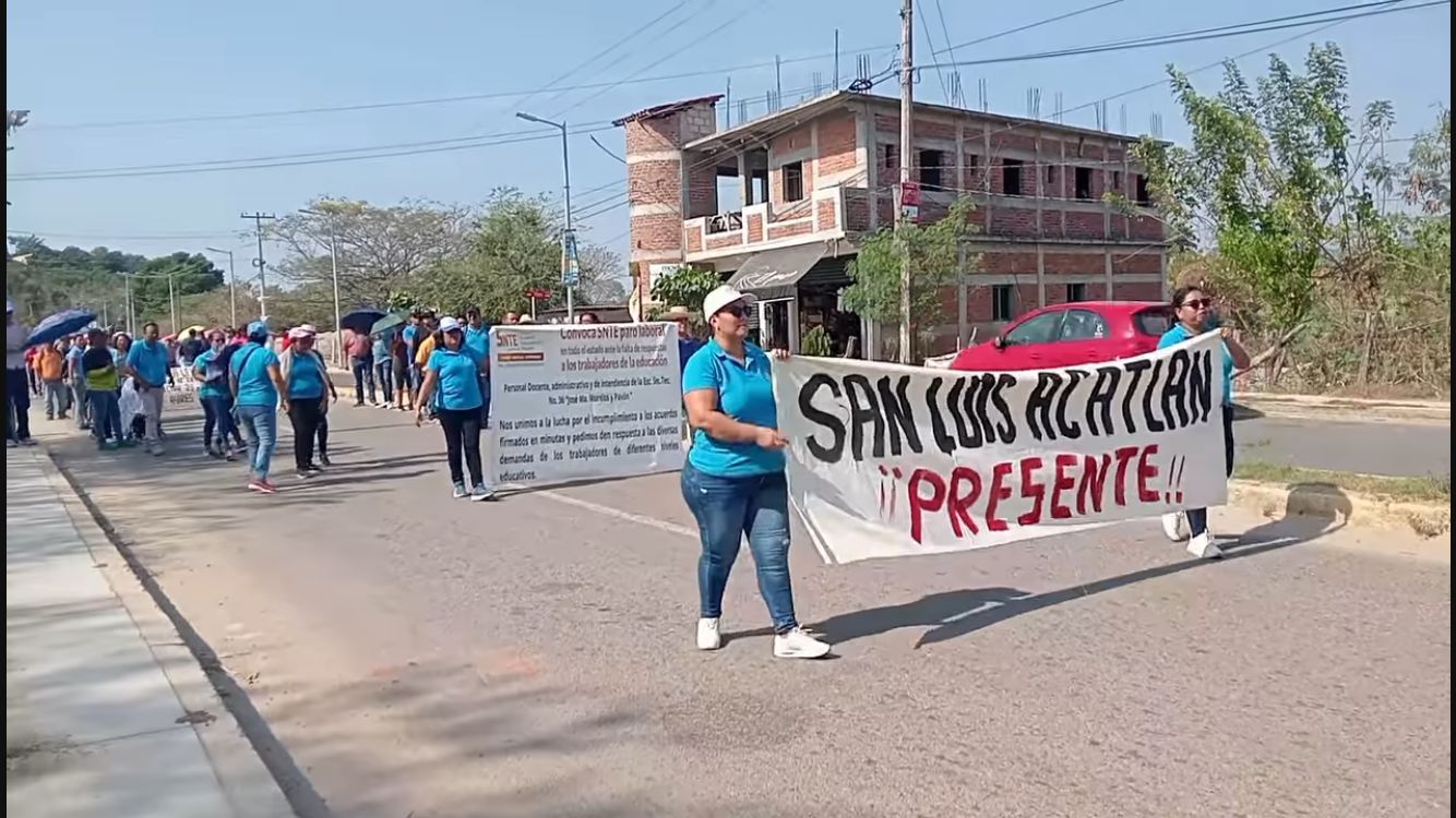 Marchan maestros contra Ley del ISSSTE en San Luis Acatlán - Quadratín ...