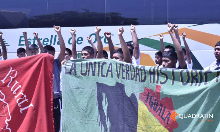 Conmemoran Normalistas 127 meses de lucha y exigen justicia por Suástegui