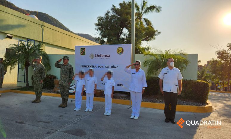 Niñas se convierten en enfermeras militares por un día en Acapulco