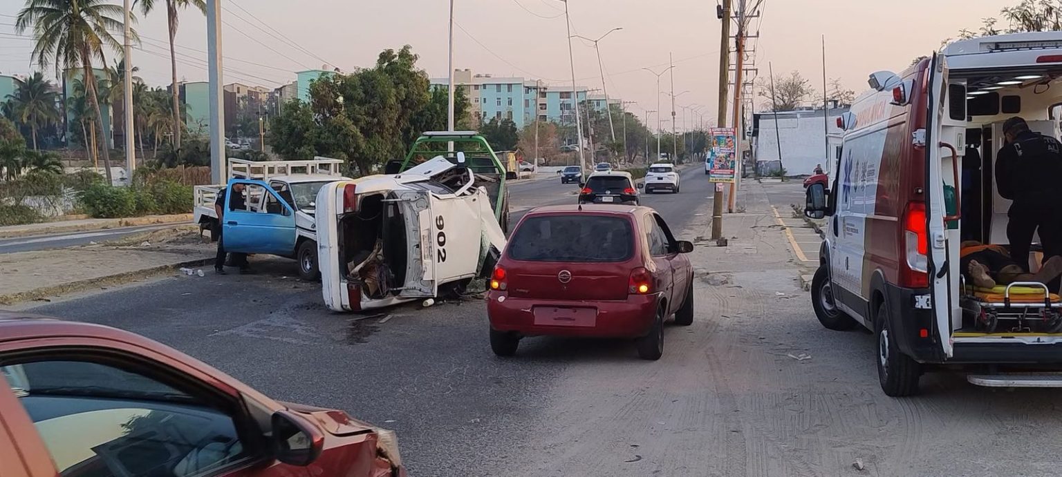 Deja 3 lesionados un choque entre taxi y una camioneta en Acapulco ...