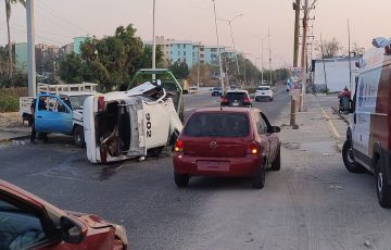 Deja 3 lesionados un choque entre taxi y una camioneta en Acapulco ...