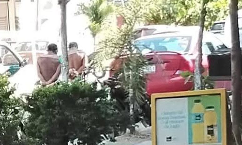 Dejan a 3 jóvenes desnudos y amarrados en Centro de Atoyac