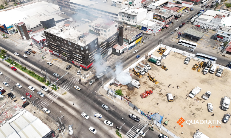 Arde camión recolector de basura de Fonatur en Acapulco