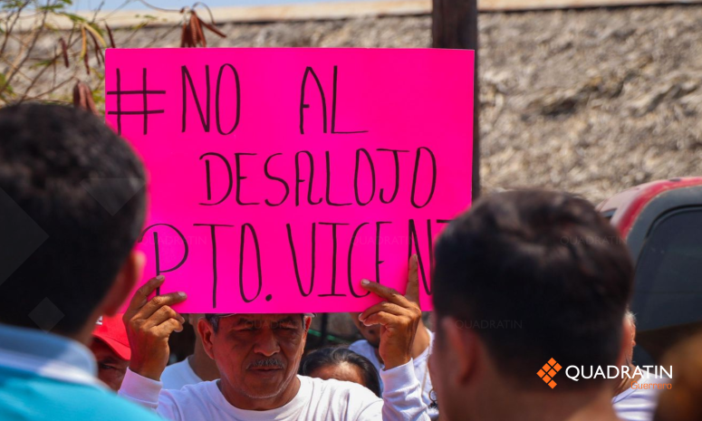 Exigen detener desalojo 300 habitantes de Puerto Vicente en Tecpan