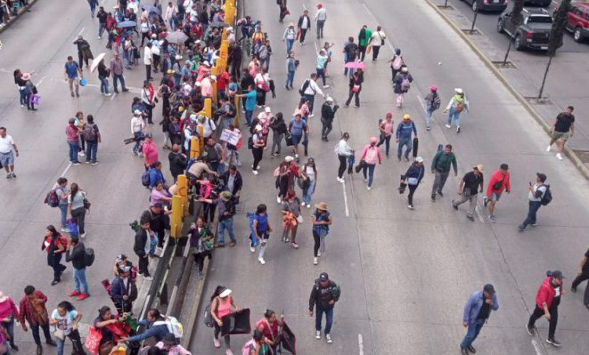 Paraliza CNTE Paseo de la Reforma en CDMX - Quadratín Guerrero