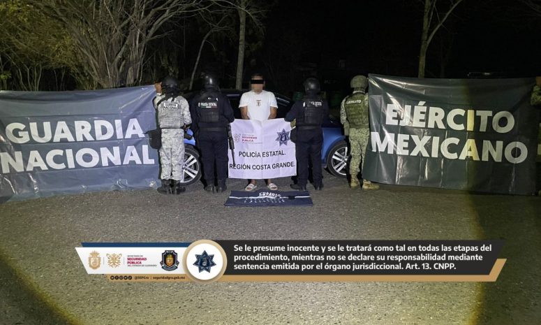 Cae hombre con 30 dosis de cristal en Zihuatanejo