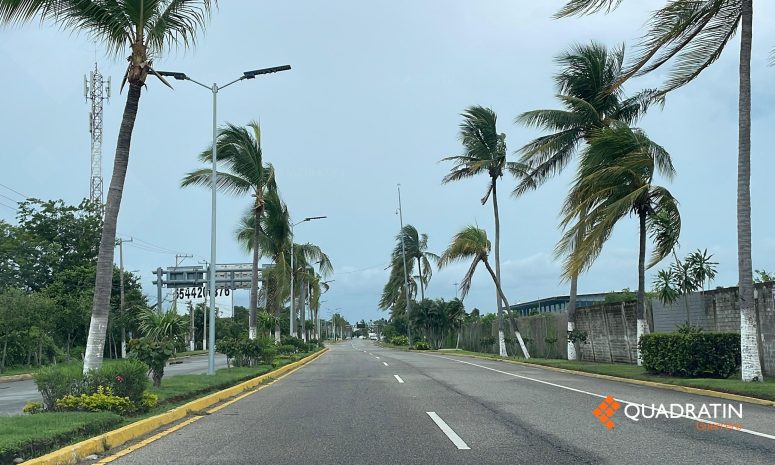 Alerta de lluvia por el huracán Erick vacía la zona Diamante de Acapulco