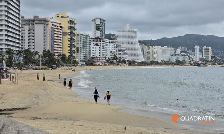 Amanece Acapulco con una tensa calma y calles vacías por Erick
