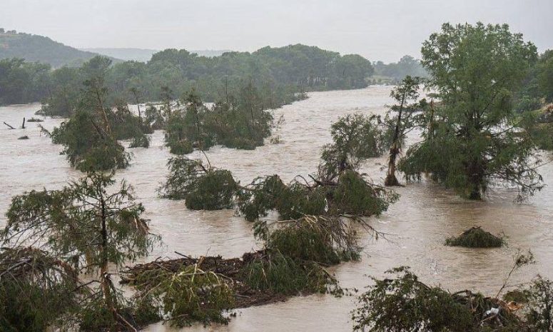 Confirman muerte de mexicano por inundaciones en Texas