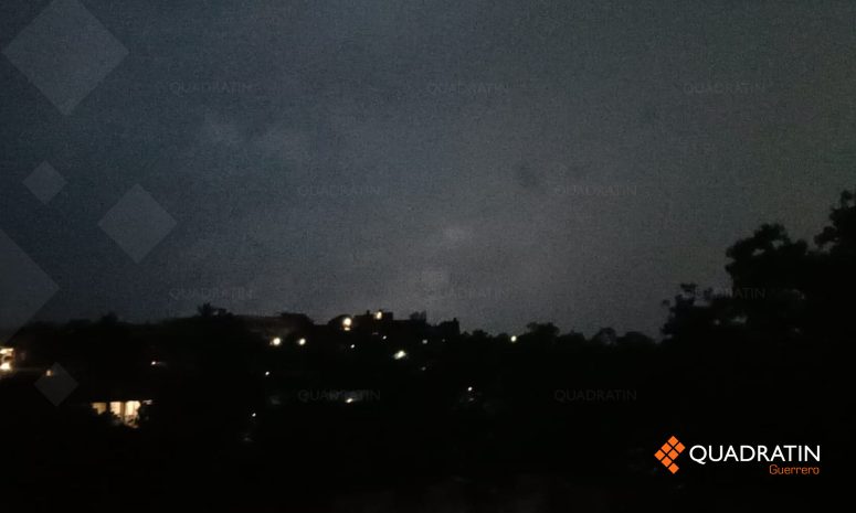 Empeoran lluvia y viento casas afectadas por Erick en Ometepec