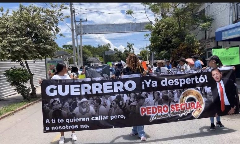 Marchan en Iguala y exigen liberación de excandidato a gobernador preso  