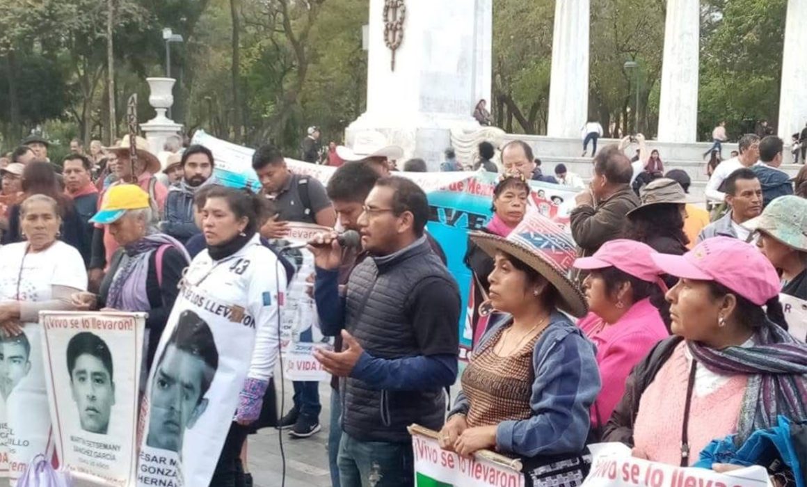 Renuncia Vidulfo Rosales como abogado de Ayotzinapa; colaborará en SCJN