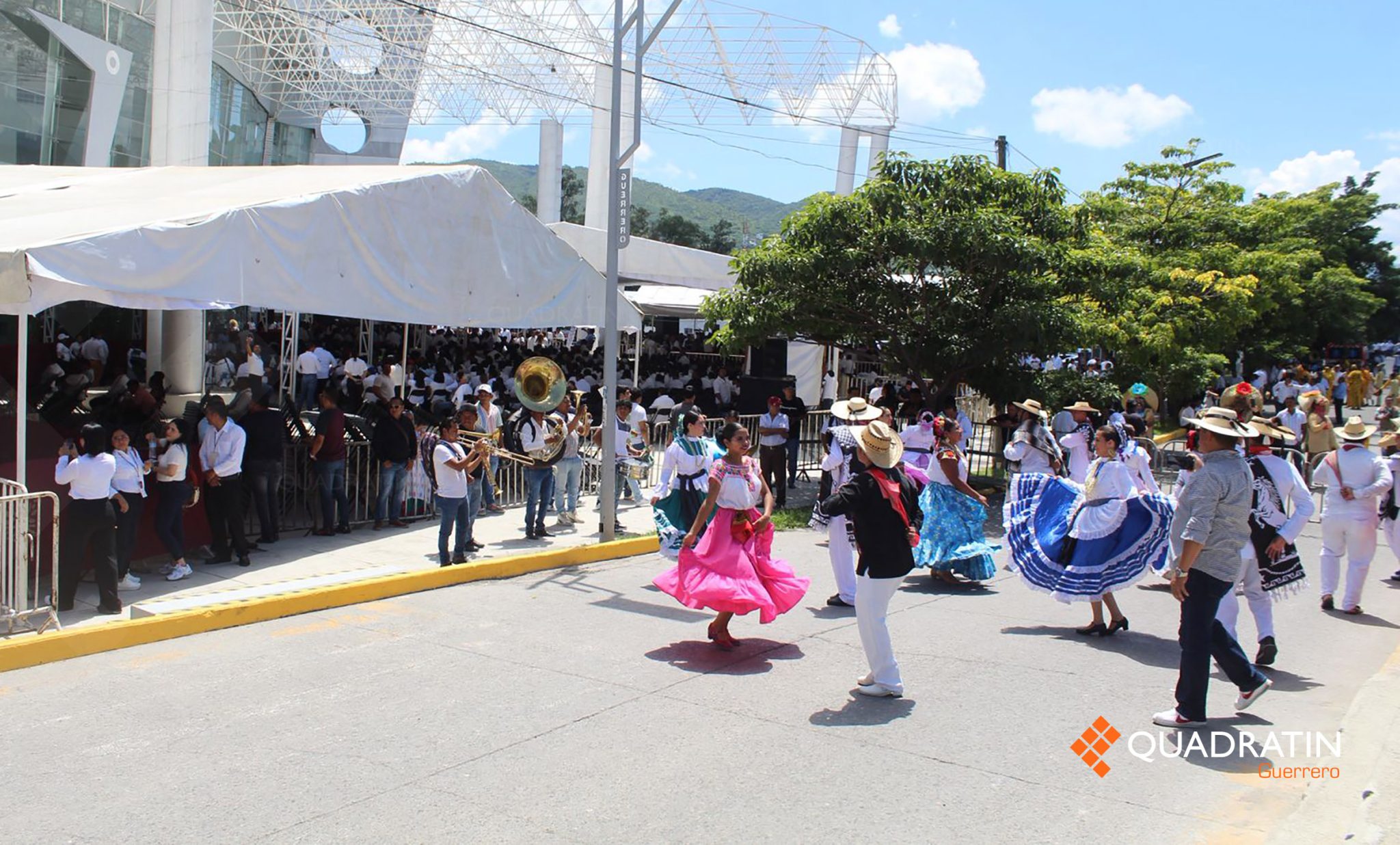 Gro Gro Entre porras, música y danzas esperan Informe de Evelyn Salgado ...