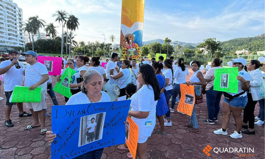 Marchan en la Costera de Acapulco por adolescente desaparecido ...