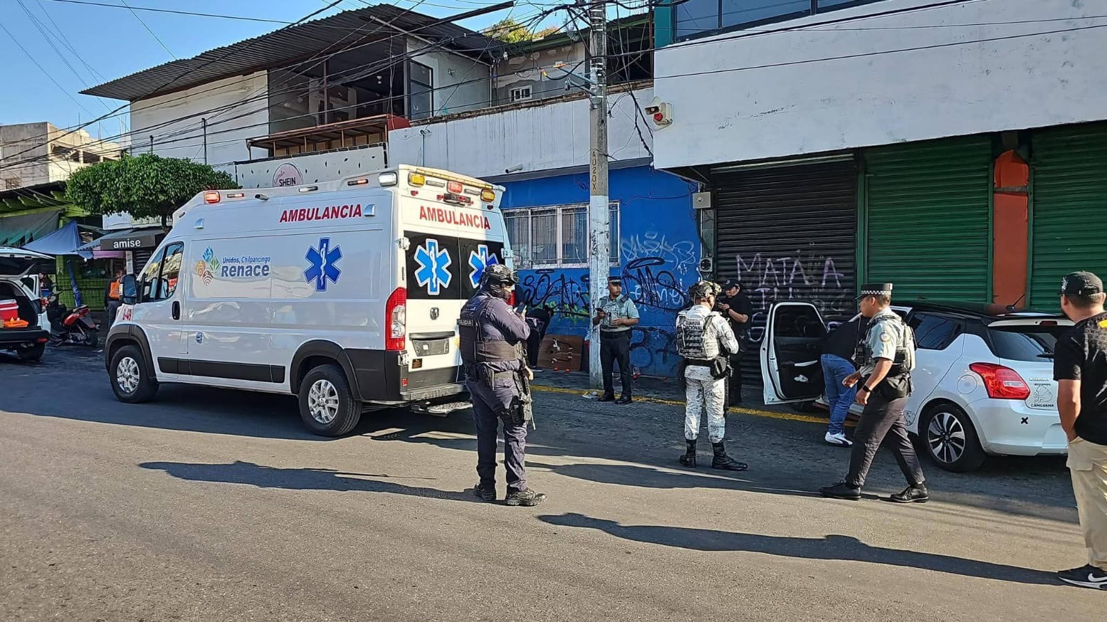 Pierde el control de su auto y atropella a una mujer en Chilpancingo ...